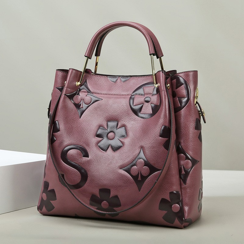 Женская сумка с тисненым моног – обзор и цена Tote Bag Leather Monogram